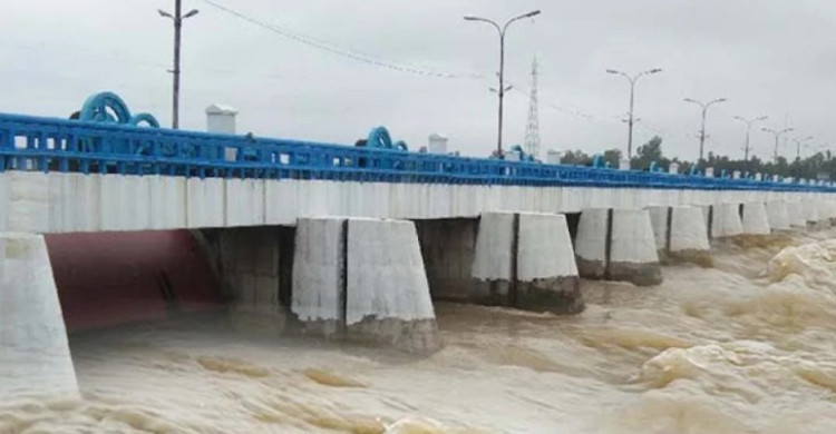 তিস্তার পানি বিপৎসীমার ওপরে, ৪ জেলায় বন্যার শঙ্কা