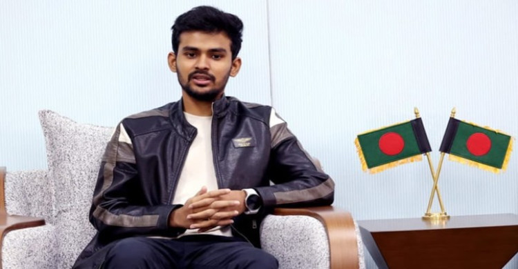 নির্বাচনকালীন সরকারে থাকছেন না আসিফ মাহমুদ, এনসিপিতে যোগ দেবেন?