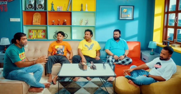 ‘ব্যাচেলর পয়েন্ট’ সংসারে নতুন ঝড়!