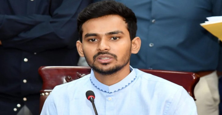 আমার ছবিতে জুতা মারার জন্য কেউ ক্ষমা চেয়েছে? প্রশ্ন আসিফ মাহমুদের