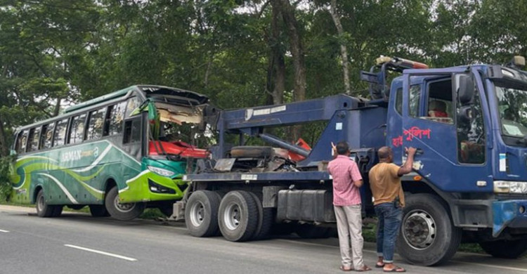 গোপালগঞ্জে ৬ গাড়ির সংঘর্ষে পুলিশ সদস্যসহ নিহত ২, আহত ২০