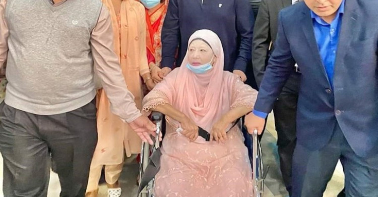 সন্ধ্যায় হাসপাতালে যাবেন খালেদা জিয়া