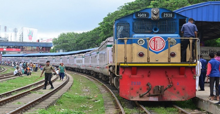 টেন্ডার ছাড়াই চলছে সাত ট্রেন