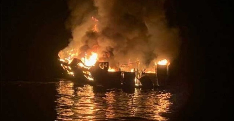লিবিয়ার উপকূলে শরণার্থীবাহী নৌকায় আগুন, নিহত অন্তত ৫০
