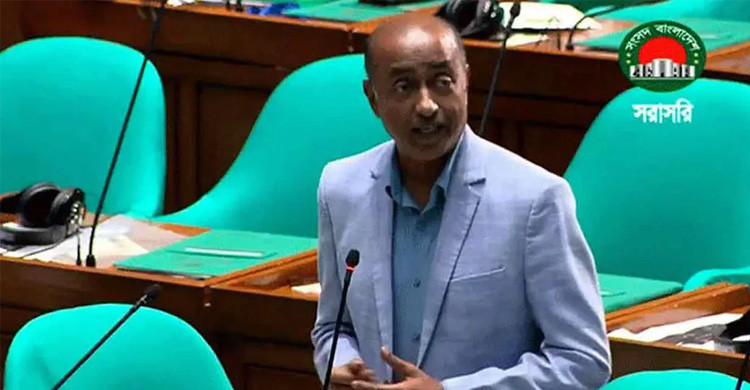 তৃণমূলের সেবায় আগ্রহী নন আইনজীবীরা, বাড়ানো হবে ফি: সংসদে আইনমন্ত্রী