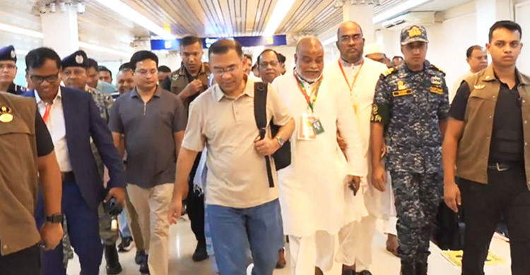 সিলেটে পৌঁছেছেন প্রধানমন্ত্রী, শ্রীমঙ্গলের পথে যাত্রা